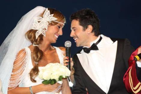 <p>Çağla Şikel ve Emre Altuğ</p>
