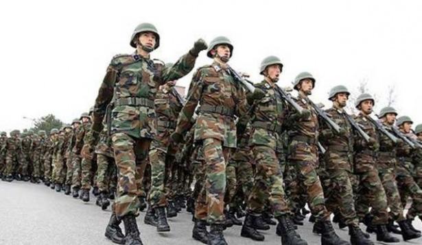 <p>TSK’nın yeni ‘kapsamlı yaklaşım’ı da, farklı kurumların ve sivil toplum kuruluşlarının işbirliğini öngörüyor. Askeri, diplomatik ve ekonomik faaliyetlerin birbirini destekleyerek sinerji yaratacak şekilde eşgüdüm içinde icra edilmesi öne çıkıyor.</p>
<p> </p>