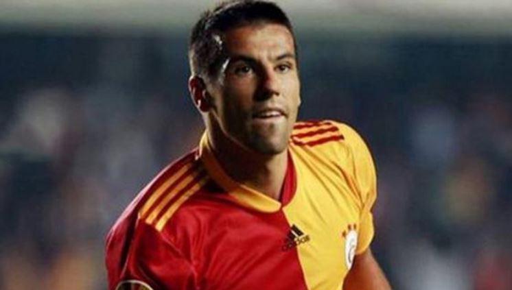 <p><strong>BAROS'A ŞAKA YAPTILAR</strong></p>

<p>Tercüman Musa Mert Çetin: "Milan Baros'un çocuğu İstanbul'da doğdu. Harry Kewell'la kendisine bir şaka yaptık." Oğlun burada doğdu. Askerliğini de burada yapması gerekiyor, dedik. Milan Baros inanılmaz korktu. Daha sonra doğruyu söyledik."</p>
