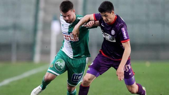 <p><strong>Tarkan Serbest (Austria Wien)</strong></p>
<p>Austria Wien'de forma giyen 22 yaşındaki Tarkan Serbest, Galatasaray scout ekibinin takip ettiği isimler arasında. Orta sahada forma giyen 22 yaşındaki oyuncu için Riekerink'in vereceği karar hamleyi belirleyecek. </p>