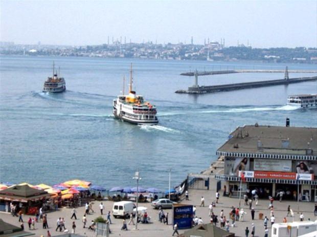<p><strong>Kadıköy Nüfusu:</strong> 553,062<br />
<strong>En çok hangi ilden vatandaş var: </strong>İstanbul (Yerlilerinin en fazla bulunduğu ilçe Kadıköy) </p>
<ul>
</ul>