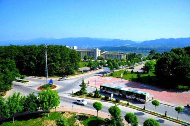 <p><strong>Sakarya</strong></p>
<p>2015 nüfusu: 953.181 kişi.</p>
<p>2016 nüfusu: 976.948 kişi.</p>
<p>Değişim(%): 2,49</p>