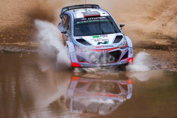 <p>Uluslararası Otomobil Federasyonu (FIA) Dünya Rallikros Şampiyonası Meksika ayağı Guanajuato şehrinde başladı. Şampiyonanın ilk gününde Dani Sordo ve Marc Marti yarıştı. </p>