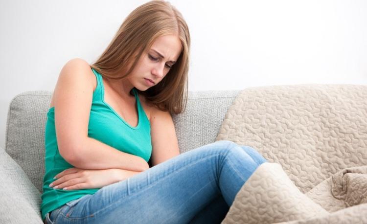 <p>Kızılcık meyvesi, diuretic özellikle olduğu için sık sık idrara çıkmaya yardımcı olarak iltihabın bir an önce vücuttan atılmasına yardımcı olur. Diüretik etkisi olan kızılcık, kan basıncını düşürerek tansiyon yükselmesinin ardından gelişebilecek hastalıkların önüne geçmeye yardımcı olur.</p>