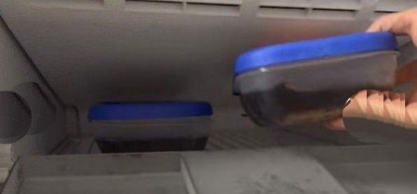 <p>Telefonların ikiside buzdolabının buzluğunda yerini alıyor. </p>
