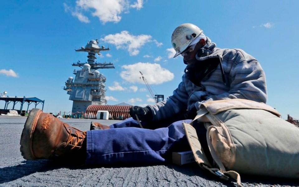 <p>Menzil: Sınırsız 20 yıl<br />
Mürettebat: 4 bin 600<br />
Maliyeti: 12.9 milyar $.</p>
