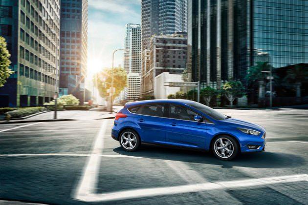Kabin içinde de ciddi bir adım atan Ford daha basit ve ergonomik bir düzen tercih etti. Otomobile SYNC 2 bağlantı sisteminin yüklü olduğu 8 inç büyüklüğünde dokunmatik bir ekran yerleştirildi ve daha az düğme kullanıldı.
