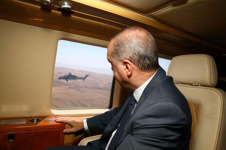 <p>Cumhurbaşkanı Recep Tayyip Erdoğan, Anadolu'nun Fethi Malazgirt 1071 Anma Programı'na katılmak üzere Muş'a geldi. </p>
