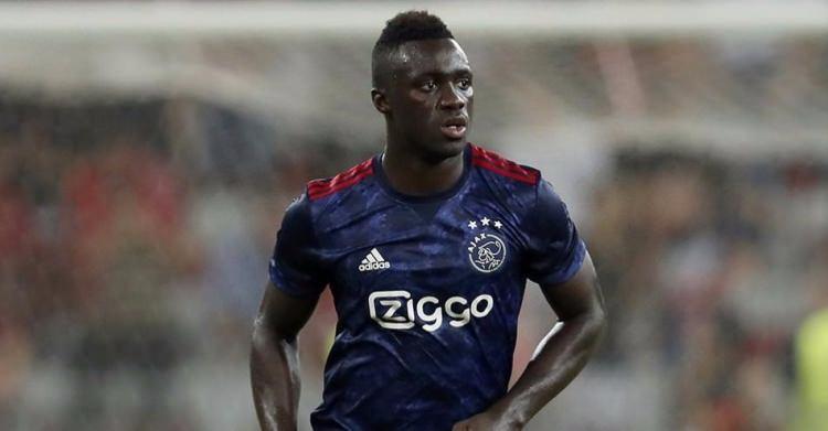 <p>Davinson Sanchez</p>

<p>Ajax'tan Tottenham'a [Geçen sezon 5 milyon euroya geldi, 45 milyon euroya Tottenham'a transfer oldu]</p>

