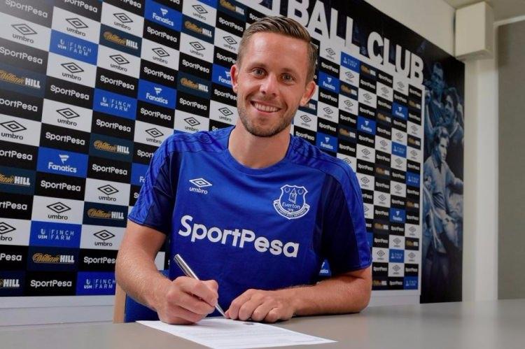 <p>Gylfi Sigurdsson</p>

<p>Swansea City'den Everton'a</p>
