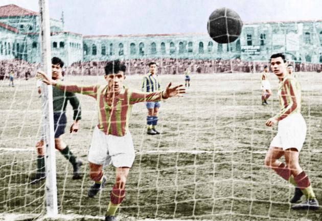 <p>Galatasaraylı <span style="line-height: 13pt;">Boduri, Türkiye'nin ilk Lefter'i olabilecek kadar yetenekli bir futbolcuydu. Ancak, sadece 21 yaşına kadar yaşayabildi.</span></p>