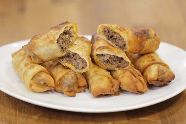 <p><strong>Cevizli börek</strong></p>
