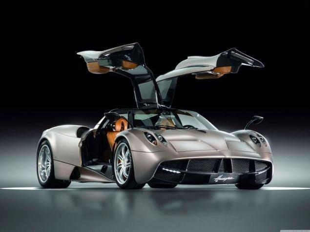 <p>Pagani</p>
