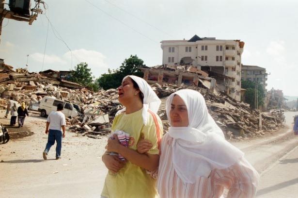 <p>Deprem sonrası Kocaeli Gölcük</p>
