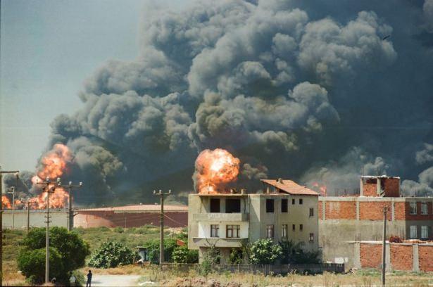 <p>Deprem Tüpraş Rafineri'nde yangına neden olmuştu.</p>