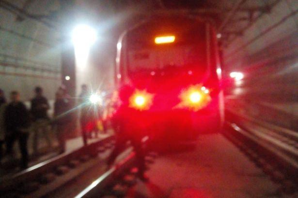 <p>Teknik arıza dolayısıyla Marmaray'ın Ayrılıkçeşmesi yönüne seferler yapılamıyor.</p>
<p> </p>