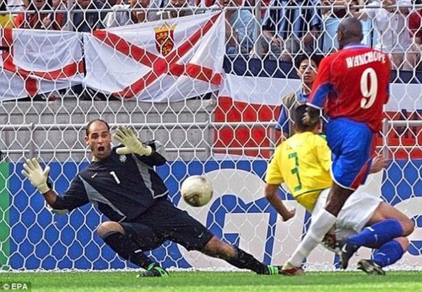 <p>Wanchope, bizi boş geçerken o turnuvadaki tek golünü Brezilya filelerine göndermişti.</p>
<p> </p>