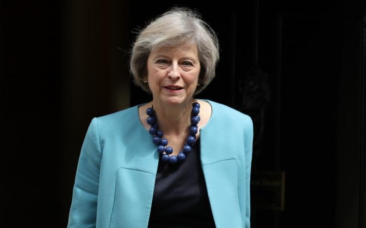 <p>Yılda 142 bin 500 sterlin kazanan İngiltere Başbakanı Theresa May'in 1122 yıllık maaşı</p>
