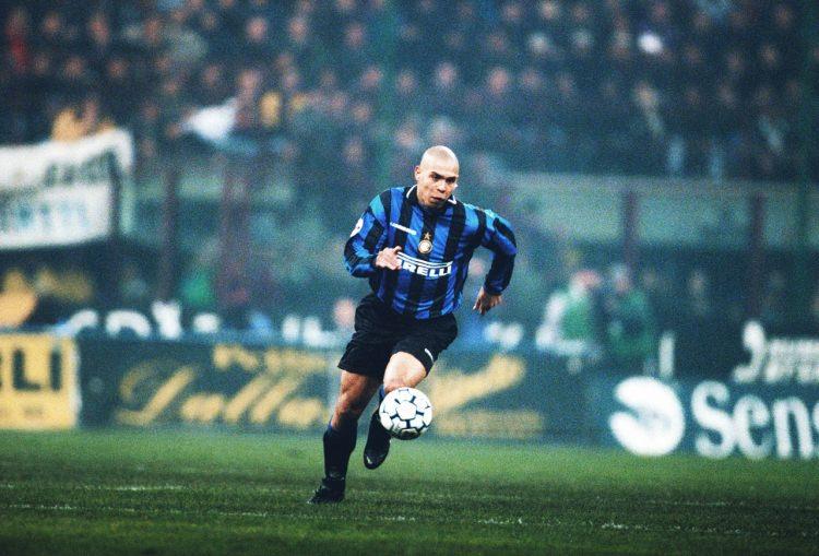 <p>1997 Ronaldo Barcelona-Inter Milan 19,5 milyon sterlin</p>
