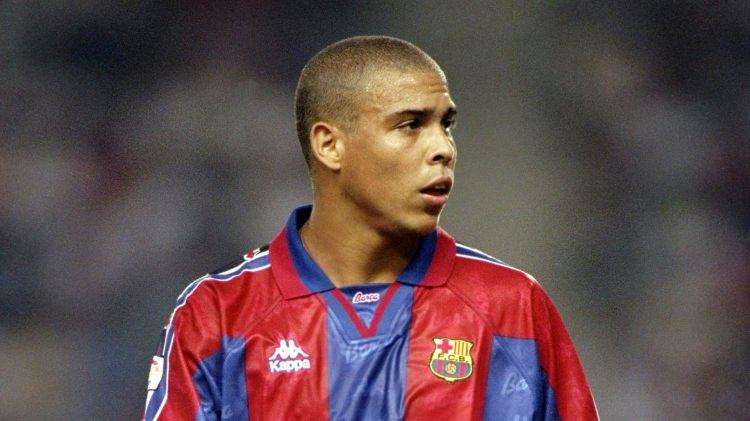 <p>1996 Ronaldo PSV Eindhoven-Barcelona 13,2 milyon sterlin</p>