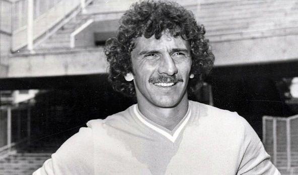 <p>1975 Guiseppe Savoldi Bologna-Napoli 1,2 milyon sterlin</p>
