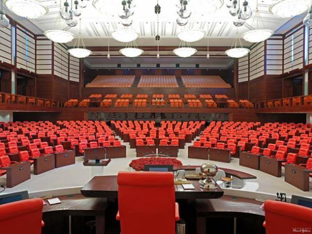 Meclis-i Ayan'da 17 Mayıs 1910 tarihli birleşimde Yorgiyadis Efendi m&uuml;zakereleri engellemek gerek&ccedil;esiyle kınama cezası aldı. 