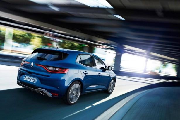 <p>Daha agresif bir ön tampon yapısına sahip olan model sportiflik konusunda daha iddialı. Megane GT versiyonunda ise tamamen sportif bir şasi ve Renault Sport imzalı süspansiyonlar bulunuyor. </p>
