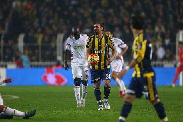 <p>"Bonservis paramı Fenerbahçe ödedi... Şimdi düşünüyorum da, iyi ki Fenerbahçe’ye gitmişim. Gittikten sonra büyüklüğünü daha iyi anladım."</p>
