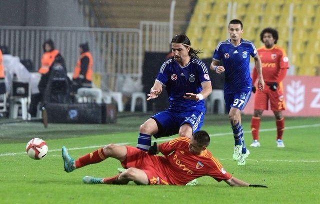 <p>"Fenerbahçe’de güvenlikten başkana kadar hiç kimse ile sıkıntım yoktu. Birlik beraberlik içindeydik. Beni iyi biliyor ve seviyorlardı. Özü sözü aynı bir adam olduğumu düşünüyorlardı."</p>
