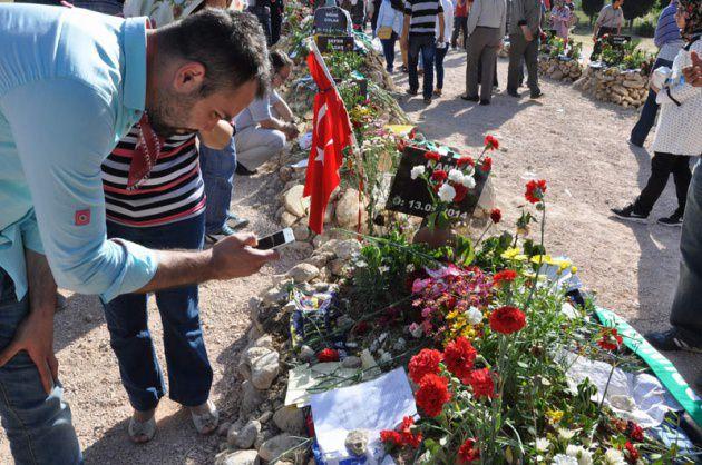 Soma'da yaşanan maden kazasında hayatını kaybeden 301 iş&ccedil;iden biri olan Kamil &Ccedil;al'ın 9 yaşındaki oğlu Ethem'in yazdığı mektup okuyanların i&ccedil;ini yaktı.