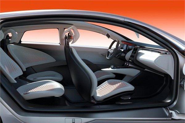 <p><strong>Renault Eolab Concept</strong></p>

<p> </p>

