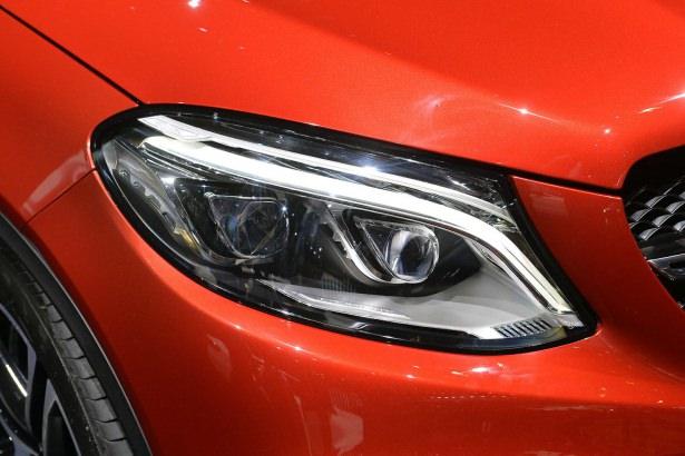 <p>Mercedes-Benz coupelerin başarılı ürün portfoyüne yeni eklenen GLE Coupe, klasik iki kapılı C, E, S-Serisi ve dört kapılı CLS ve CLA coupe modellerinin arasına özgün ve çarpıcı dış tasarımı ile katılıyor.</p>