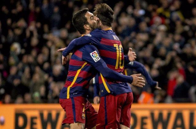 <p>"Takımın önemli parçalarından biri haline geldi. Bu kadar çok maç yapan bir takımın, onun gibi bir oyuncuya sahip olması çok önemli. Bazen benim, bazen Neymar'ın, bazen de Rakitic ve İniesta'nın yerinde oynuyor."</p>