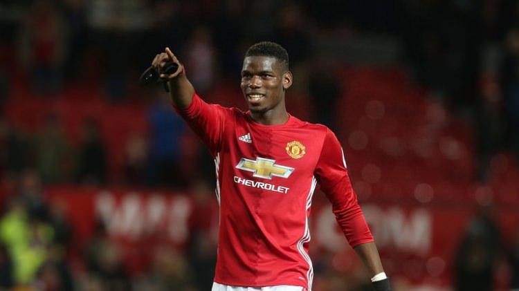 <p>2016 yılında gerçekleştirdiği transferle spor tarihinin en pahalısı ismi olan Paul Pogba, Manchester United'dan haftada 290 bin pound kazanıyor.</p>

<p>Futbolcunun ayrıca Adidas başta olmak üzere pek çok firmayla sponsorluk anlaşması bulunuyor.</p>

