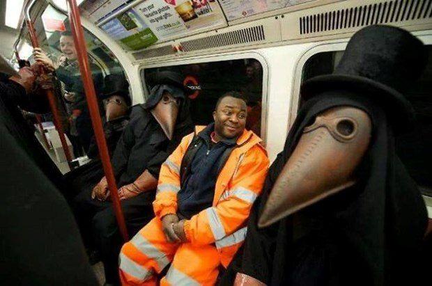 <p>Bored Panda, dünyanın dört bir yanında metroda karşılaşılan en ilginç insanları derledi.</p>
