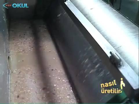 <p>Sürekli bu hatta sıkıştırılan meyvelerın suyu defalarca çıkarılıyor.</p>

<p> </p>
