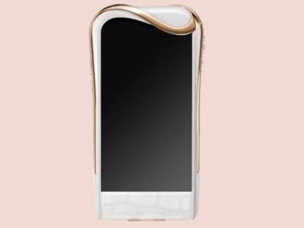 <p><strong>Savelli Jarden Secret</strong></p>

<p>Black Insane isimli bu özel telefon, üzerindeki elmaslarıyla beraber 120 bin dolarlık fiyat etiketine dayanıyor.</p>
