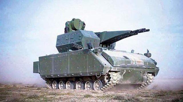 <p><strong>KORKUT</strong><br />
Kara Kuvvetleri Komutanlığı’nın alçak ve orta irtifa hava savunma ihtiyaçlarını karşılamak üzere geliştirme çalışmalarına Aselsan tarafından 2010’da geliştirilmeye başlanan ‘Kundağı Motorlu Hava Savunma Sistemi KORKUT’ geliştirme aşamasının son noktası olan atışlı testleri de başarıyla tamamladı.</p>
<p> </p>