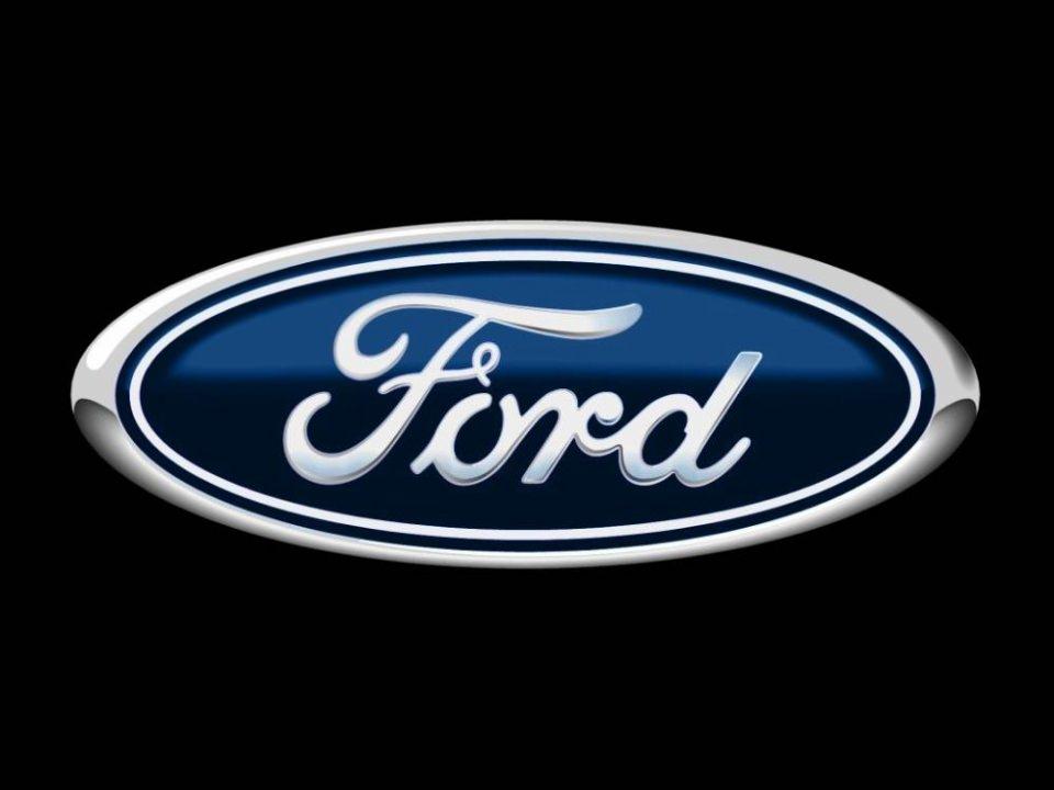 <p><strong>Ford</strong></p>

<p>İsmini kurucusu HENRY FORD'dan alıyor. Mavi plaka üzerine süslü harflerle yazılı Ford, nostajik bir geçmişi anımsatıyor. 1903 yılından bu yana kullanılan Ford ambleminde, geçici bir süre için Köln Katedrali'nin silüeti yer almış.</p>
