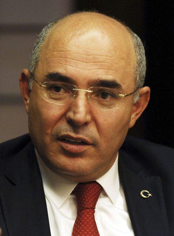 <p>Mevl&uuml;t Karakaya</p>
