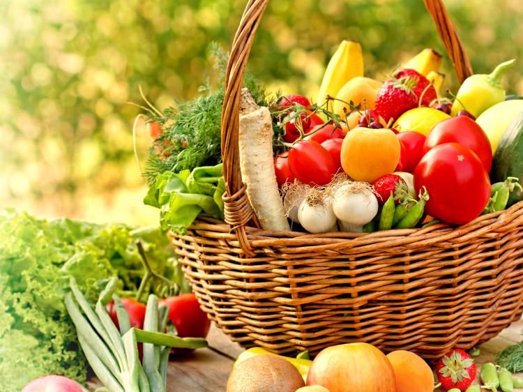 <p>Meyve ve sebze kabuklarının içerisindeki besinden daha yararlı olduğunu savunan Uzman Diyetisyenler,</p>
