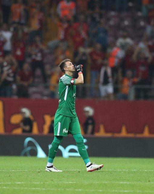 <p><strong>FERNANDO MUSLERA</strong></p>

<p> </p>

<ul>
</ul>

<ul>
</ul>
