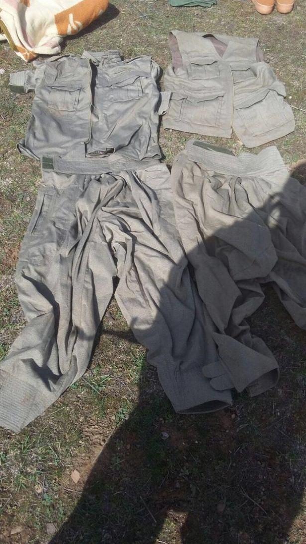 <p>Güvenlik güçleri PKK’lıların patlayıcıyı Güroymak İlçesi Yukarı Kolbaşı ile Yayladere Köyü kırsal kesimindeki bir mağarada sakladıklarını tespit etti. Bunun üzerine bölgede kapsamlı operasyon başlatan timler, hazırlanan patlyayıcıları bir mağarada ele geçirdi. </p>
<p> </p>