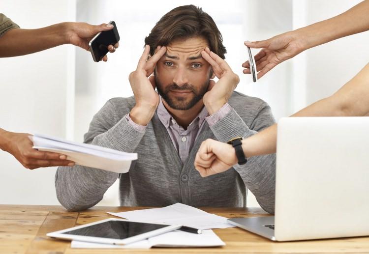 <p><strong>Mide kanserinden nasıl korunulur?</strong></p>
<p>Mide kanserinden korunmak için; stres kontrolüne dikkat etmek, mide sağlığına özen göstermek, sağlıklı beslenmek, pişmemiş et yememek gerekir. Bunun yanı sıra düzenli tetkik yaptırarak kaliteli bir yaşam sürmek önemlidir.</p>