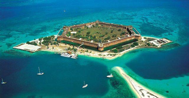 <p>Karasal Alan km²<br />
Bahamalar<br />
10.010</p>
<p> </p>