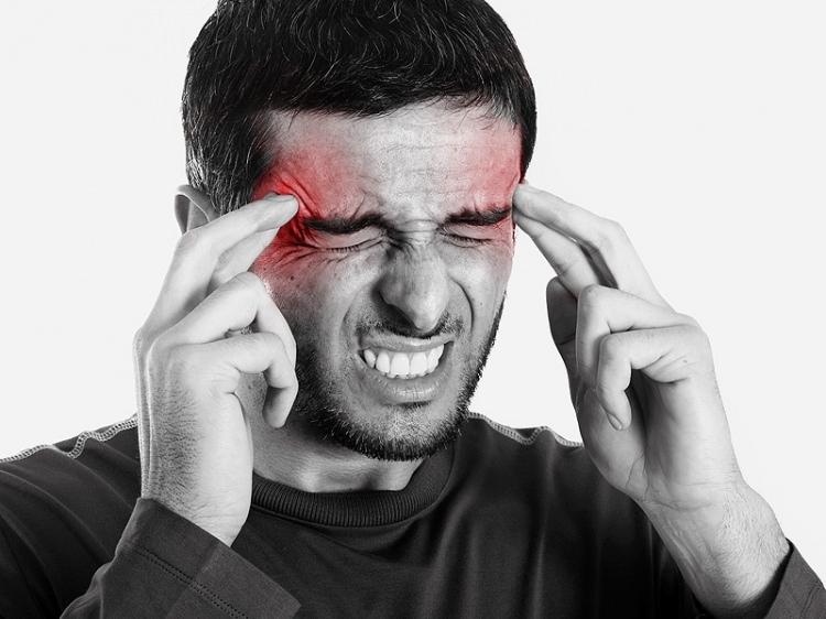 <p>Bu önemli mineralin eksikliğinin migreni tetiklediğini belirten Aktaş, <strong>bazı kliniklerde hastaya yüksek dozda magnezyum</strong> takviyesinin verildiğini söyledi.</p>