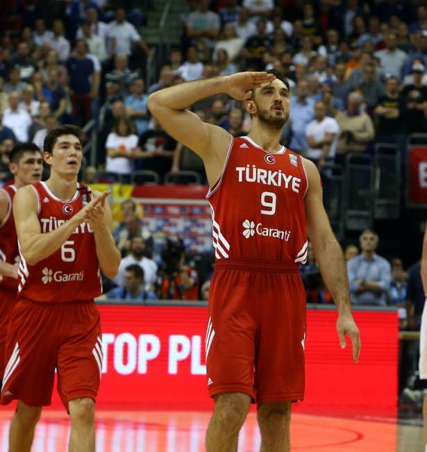 <p>A Milliler 2015 Avrupa Şampiyonası B Grubu'ndaki üçüncü maçında ev sahiplerinden Almanya'yı 80-75 yenerek ikinci galibiyetini aldı.</p>