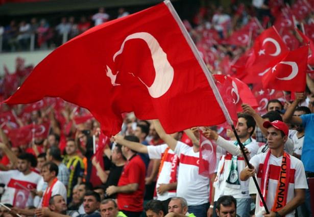 <p>A Milli Futbol Takımı, 2016 Avrupa Şampiyonası Elemeleri A Grubu'ndaki 8. maçında Hollanda'yı 3-0 yenerek 3. sıraya yükseldi.</p>