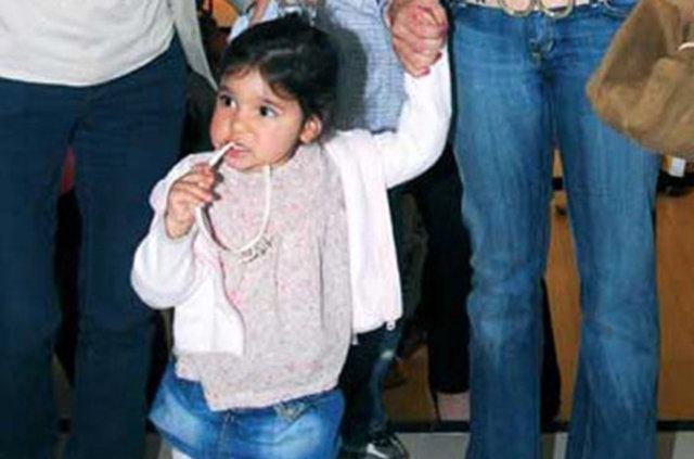 <p>Ayşenaz Faralyalı, Melisa Sema Faralyalı (Fotoğraftaki)</p>
<p> </p>