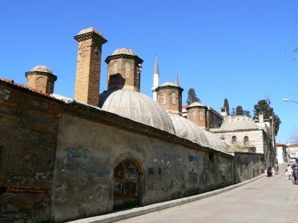 <p><strong>İmâretler</strong></p>
<p>1. SultanSüleymân İmâreti (Süleymaniye’de), <br />
2. Haseki Sultan İmâreti (Mekke’de), <br />
3. Haseki Sultan İmâreti (Medîne’de), <br />
4. Mustafa Paşa Köprüsü başında bir imâret (Edirne’de), <br />
5. SultanSelim İmâreti (Karapınar’da), <br />
6. SultanSüleymân İmâreti (Şam’da), <br />
7. Şehzâde Sultan Mehmed İmâreti (İstanbul’da), <br />
8. SultanSüleymân İmâreti (Çorlu’da), <br />
9. Vâlide Sultan İmâreti (Üsküdar’da), <br />
10. Mihrimah Sultan İmâreti (Üsküdar’da), <br />
11. Sultan Murâd İmâreti (Manisa’da), <br />
12. Rüstem Paşa İmâreti (Rodoscuk’ta), <br />
13. Rüstem Paşa İmâreti (Sapanca’da), <br />
14. MehmedPaşa İmâreti (Burgaz’da), <br />
15. MehmedPaşa İmâreti (Hafsa’da), <br />
16. Mustafa Paşa İmâreti (Gebze’de), <br />
17. MehmedPaşa İmâreti (Bosna’da).</p>